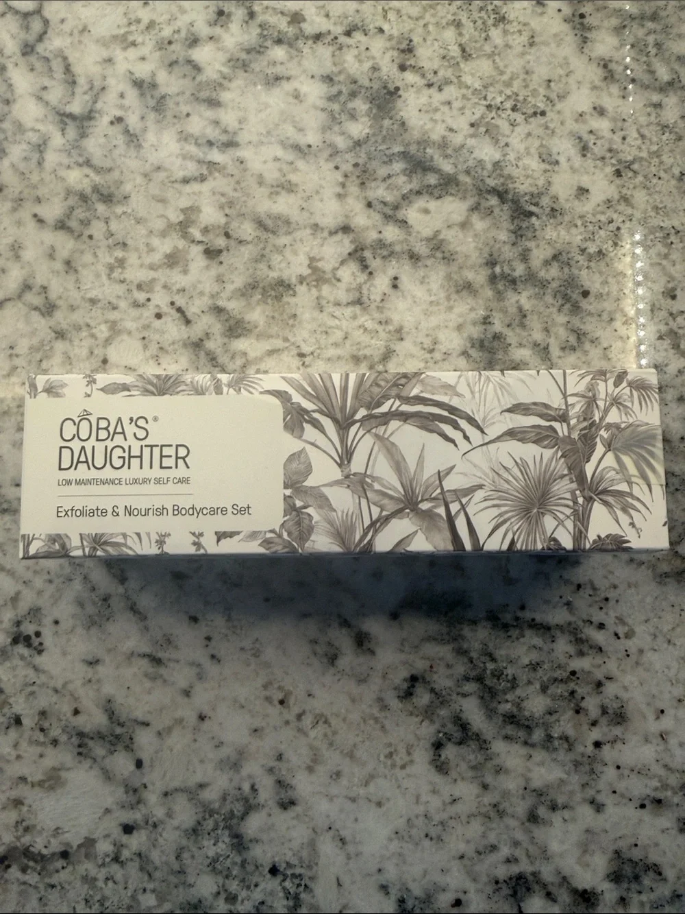 Exfoliate & Nourish Bodycare Set - White